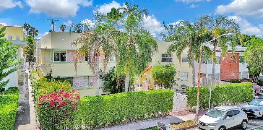 Condo in Miami Beach, Florida, 2 bedrooms № 1819754