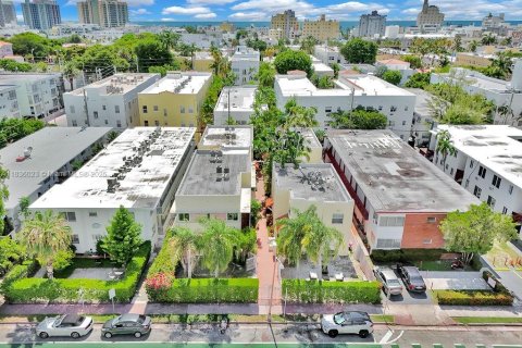 Condo in Miami Beach, Florida, 2 bedrooms  № 1819754 - photo 30