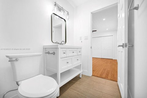 Condo in Miami Beach, Florida, 2 bedrooms  № 1819754 - photo 27
