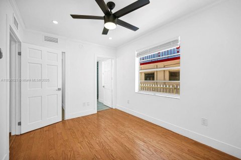 Condo in Miami Beach, Florida, 2 bedrooms  № 1819754 - photo 16