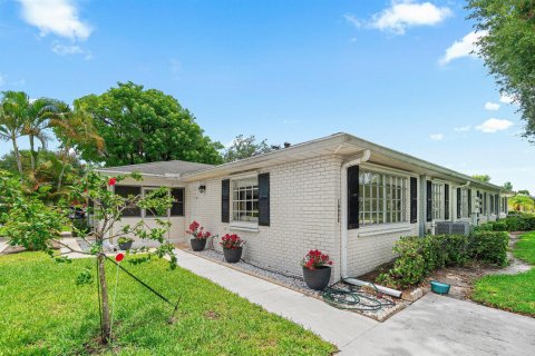 Condo in Boynton Beach, Florida, 2 bedrooms № 2187515