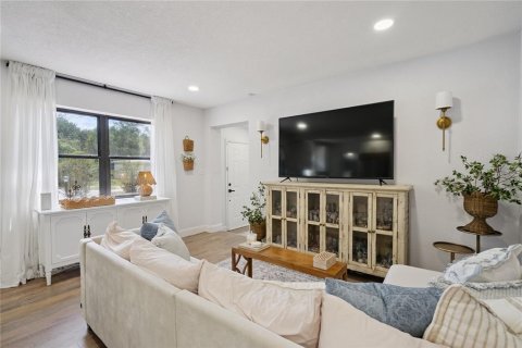 House in Deltona, Florida 4 bedrooms, 119.38 sq.m. № 2107948 - photo 7