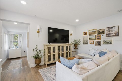House in Deltona, Florida 4 bedrooms, 119.38 sq.m. № 2107948 - photo 2