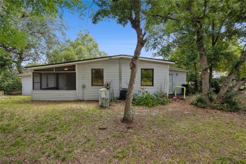 House in Deltona, Florida 4 bedrooms, 119.38 sq.m. № 2107948 - photo 18