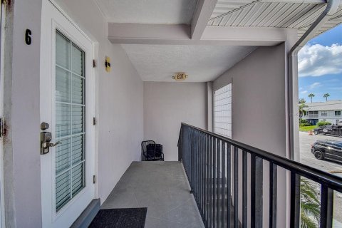 Купить кондоминиум в Трежер-Айленд, Флорида 4 комнаты, 63.55м2, № 2152101 - фото 5