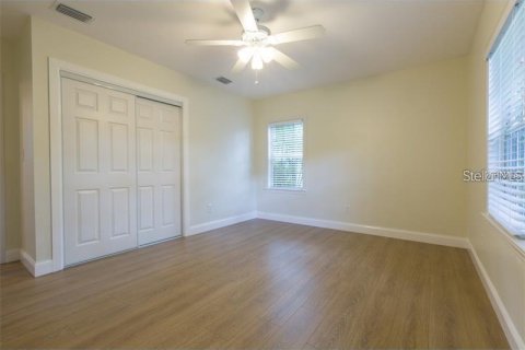 House in Tampa, Florida 3 bedrooms, 120.49 sq.m. № 2216868 - photo 6