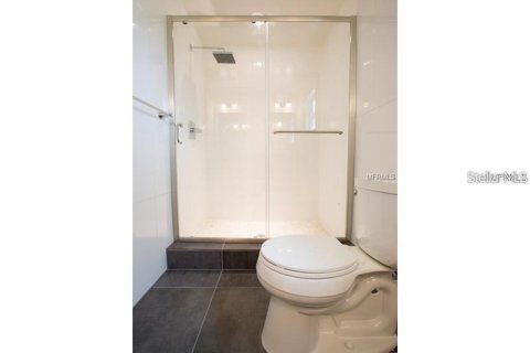 House in Tampa, Florida 3 bedrooms, 120.49 sq.m. № 2216868 - photo 14