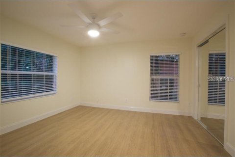 House in Tampa, Florida 3 bedrooms, 120.49 sq.m. № 2216868 - photo 7
