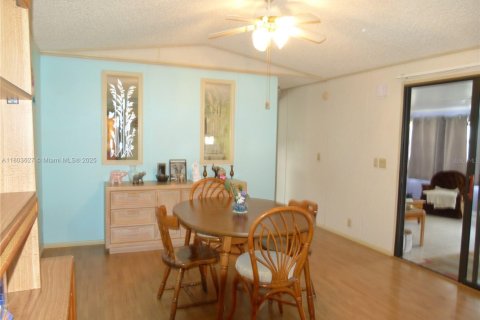 Casa en venta en Okeechobee, Florida, 2 dormitorios, 105.72 m2 № 1688839 - foto 4