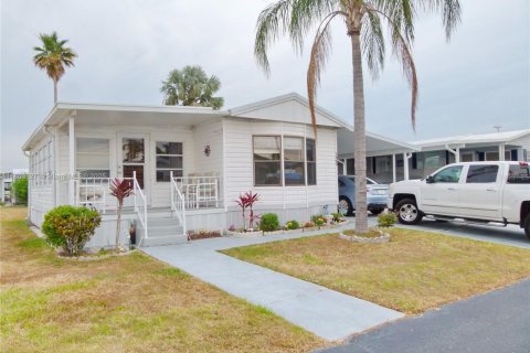 Casa en venta en Okeechobee, Florida, 2 dormitorios, 105.72 m2 № 1688839 - foto 3