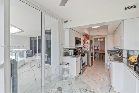 Condo in Aventura, Florida, 3 bedrooms № 2090889 - photo 12