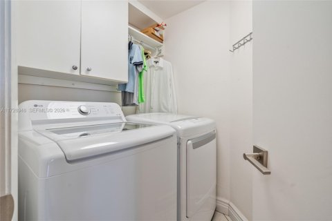 Condo in Aventura, Florida, 3 bedrooms № 2090889 - photo 26