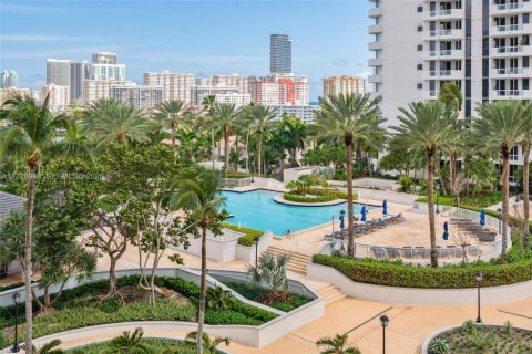 Condo in Aventura, Florida, 3 bedrooms № 2090889 - photo 25