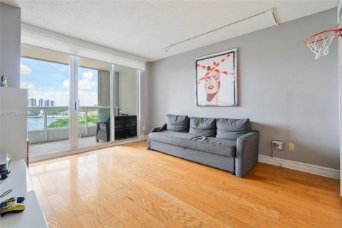 Condo in Aventura, Florida, 3 bedrooms № 2090889 - photo 15