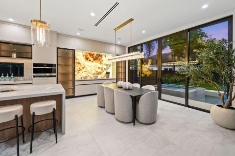 Villa ou maison à vendre à Fort Lauderdale, Floride: 4 chambres, 338.35 m2 № 1833901 - photo 2