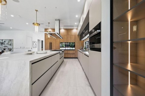 Villa ou maison à vendre à Fort Lauderdale, Floride: 4 chambres, 338.35 m2 № 1833901 - photo 11