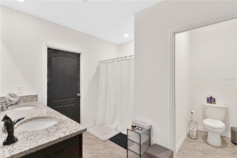 Casa en alquiler en Winter Haven, Florida, 6 dormitorios, 250.46 m2 № 2232601 - foto 19