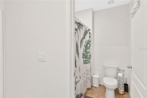 Casa en alquiler en Winter Haven, Florida, 6 dormitorios, 250.46 m2 № 2232601 - foto 26