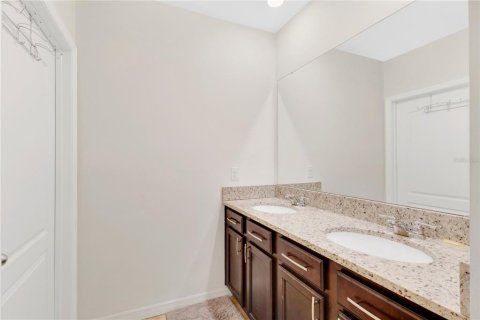 Casa en alquiler en Winter Haven, Florida, 6 dormitorios, 250.46 m2 № 2232601 - foto 24