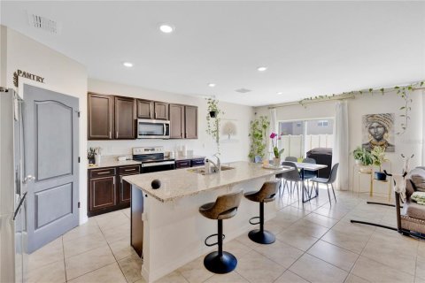 Casa en alquiler en Winter Haven, Florida, 6 dormitorios, 250.46 m2 № 2232601 - foto 12