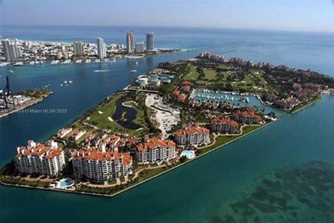 Condo in Miami Beach, Florida, 3 bedrooms  № 1862804 - photo 29