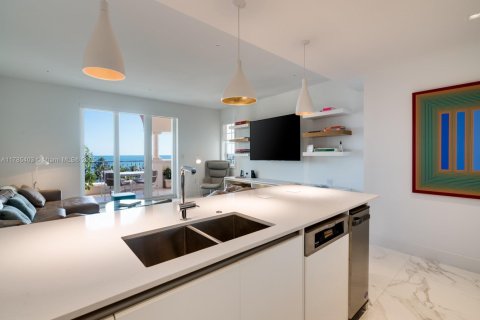 Condo in Miami Beach, Florida, 3 bedrooms  № 1862804 - photo 7
