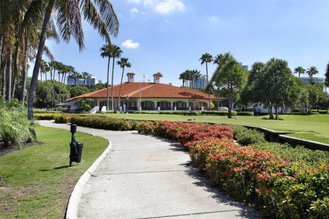 Condo in Miami Beach, Florida, 3 bedrooms  № 1862804 - photo 24