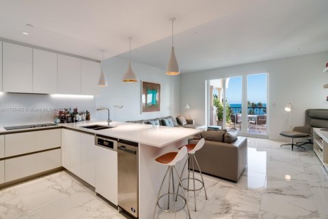 Condo in Miami Beach, Florida, 3 bedrooms  № 1862804 - photo 4