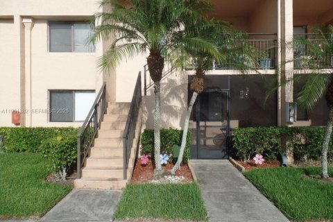 Кондоминиум с 2 спальнями в Уэстон, Флорида № 2008487