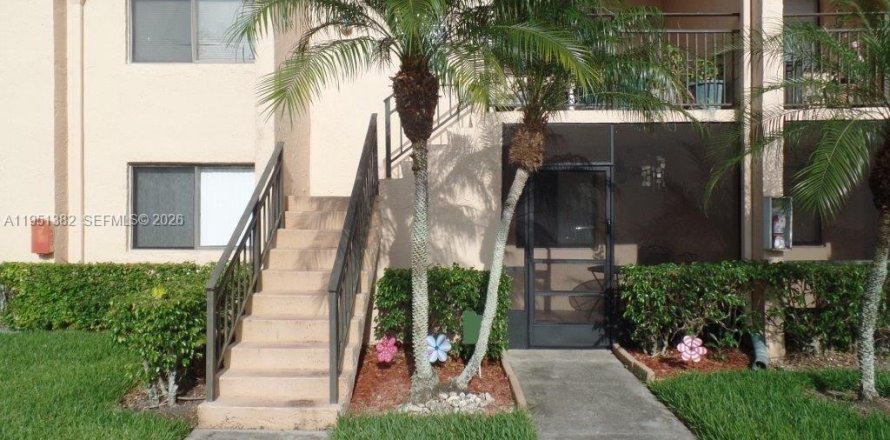 Condo in Weston, Florida, 2 bedrooms № 2008487