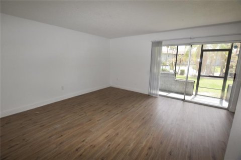 Condo in Orlando, Florida, 1 bedroom  № 2216831 - photo 15