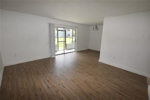Condo in Orlando, Florida, 1 bedroom  № 2216831 - photo 14