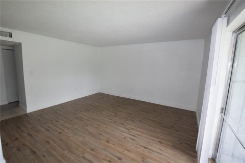 Condo in Orlando, Florida, 1 bedroom  № 2216831 - photo 12