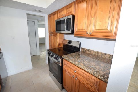 Condo in Orlando, Florida, 1 bedroom  № 2216831 - photo 22