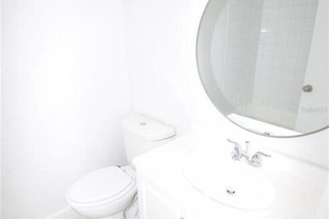 Condo in Orlando, Florida, 1 bedroom  № 2216831 - photo 30