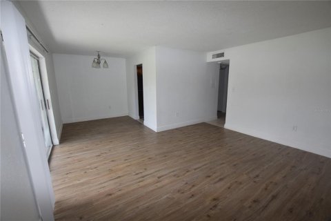Condo in Orlando, Florida, 1 bedroom  № 2216831 - photo 13