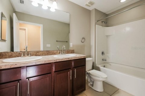 Villa ou maison à louer à Plant City, Floride: 4 chambres, 195.84 m2 № 1902778 - photo 15