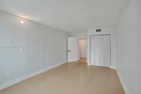 Condominio en venta en Miami, Florida, 2 dormitorios, 78.78 m2 № 1929939 - foto 13