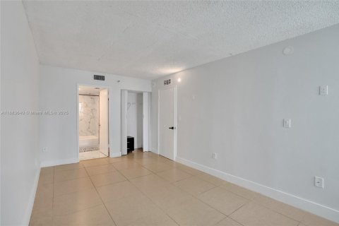 Condominio en venta en Miami, Florida, 2 dormitorios, 78.78 m2 № 1929939 - foto 7