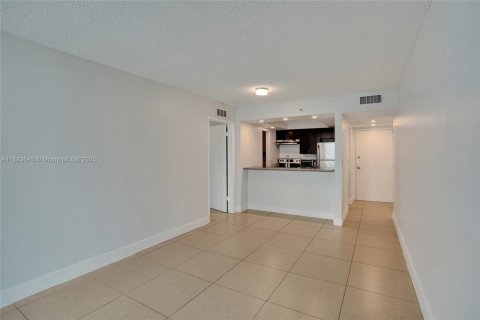 Condominio en venta en Miami, Florida, 2 dormitorios, 78.78 m2 № 1929939 - foto 18