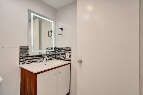 Condominio en venta en Miami, Florida, 2 dormitorios, 78.78 m2 № 1929939 - foto 16