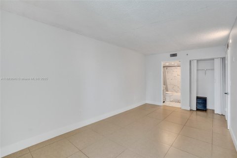 Condominio en venta en Miami, Florida, 2 dormitorios, 78.78 m2 № 1929939 - foto 6