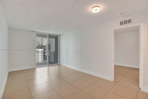 Condominio en venta en Miami, Florida, 2 dormitorios, 78.78 m2 № 1929939 - foto 17