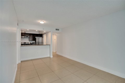 Condominio en venta en Miami, Florida, 2 dormitorios, 78.78 m2 № 1929939 - foto 19