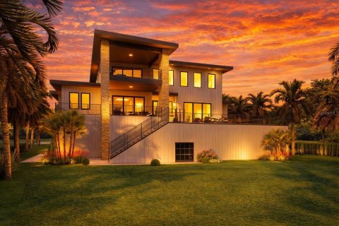 Casa en venta en Port Richey, Florida, 4 dormitorios, 455.69 m2 № 2329155 - foto 9