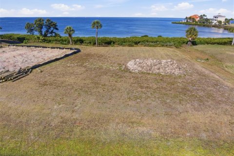 Casa en venta en Port Richey, Florida, 4 dormitorios, 455.69 m2 № 2329155 - foto 18