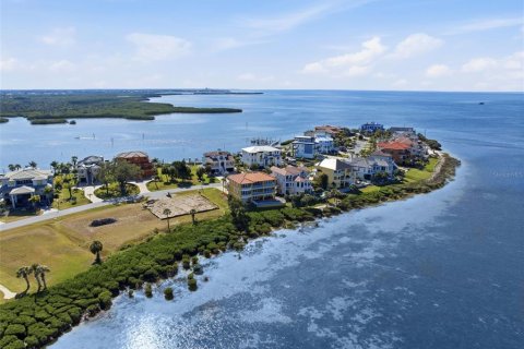 Casa en venta en Port Richey, Florida, 4 dormitorios, 455.69 m2 № 2329155 - foto 22