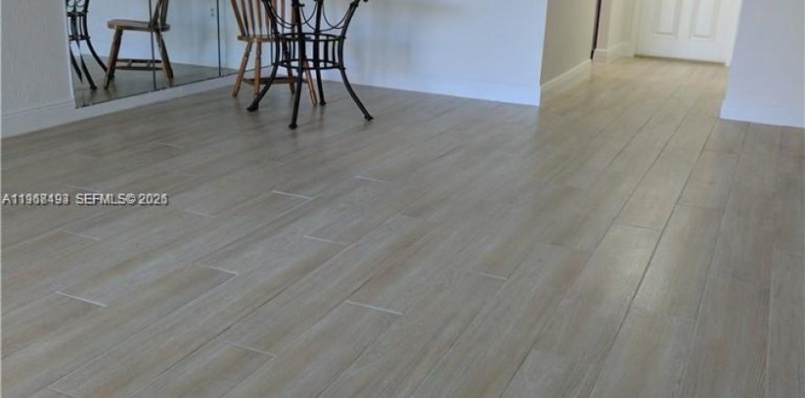 Condo à Sunrise, Floride, 2 chambres  № 2042303