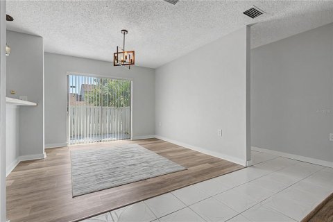 House in Oldsmar, Florida 2 bedrooms, 128.21 sq.m. № 2220440 - photo 6
