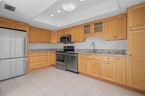 House in Oldsmar, Florida 2 bedrooms, 128.21 sq.m. № 2220440 - photo 8